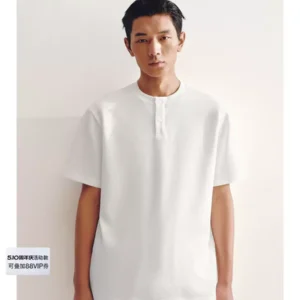 O1CN01cIUrd52FYaxINazGV_2104668892.jpg_q50.jpg_.webp UR2026夏季新款男装气质简约日常纽扣老钱风圆领短袖t恤UMM460040